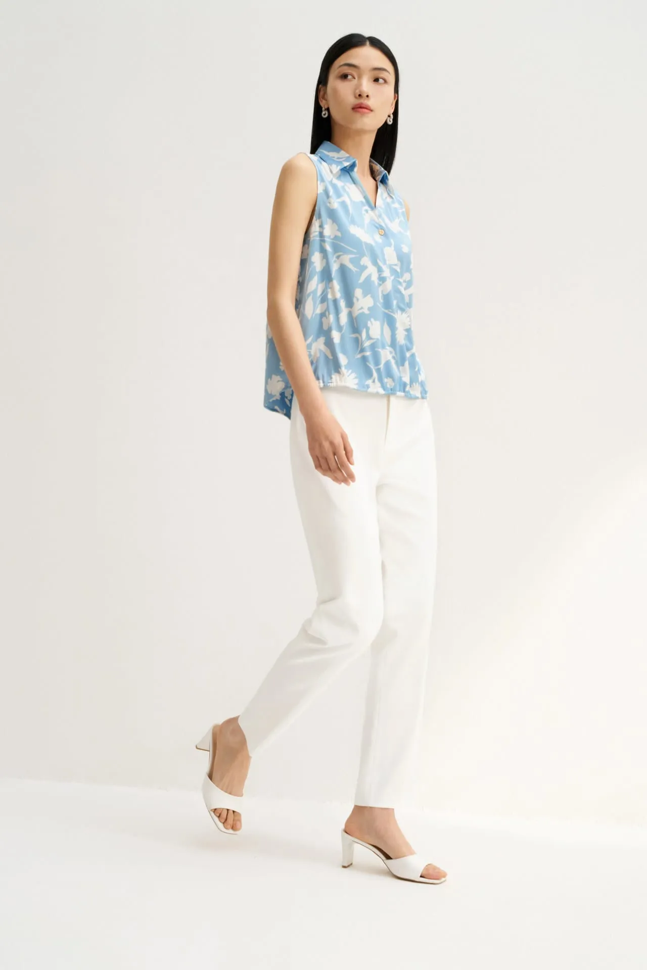 Sleeveless Floral Wrapped Blouse