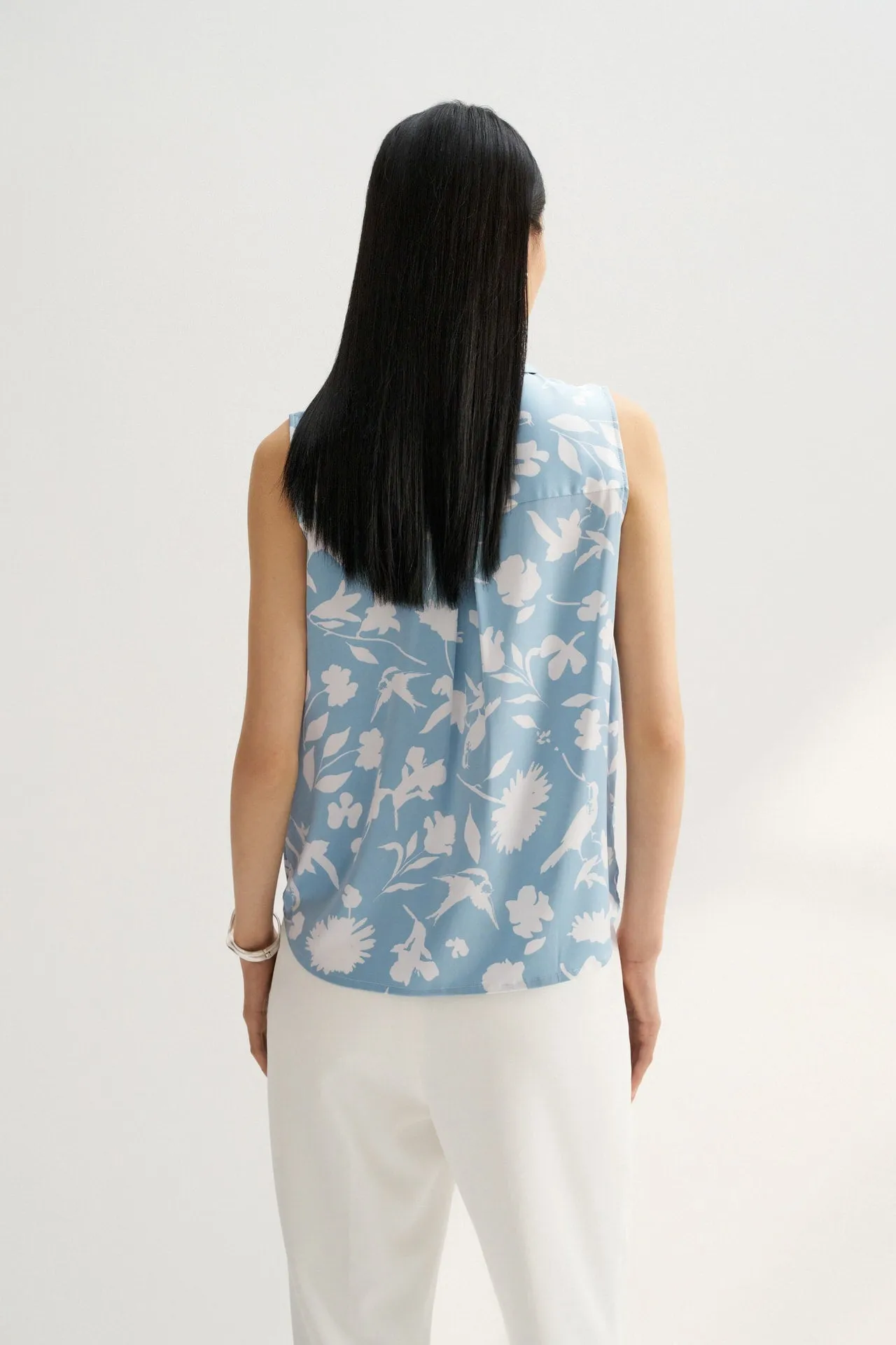 Sleeveless Floral Wrapped Blouse