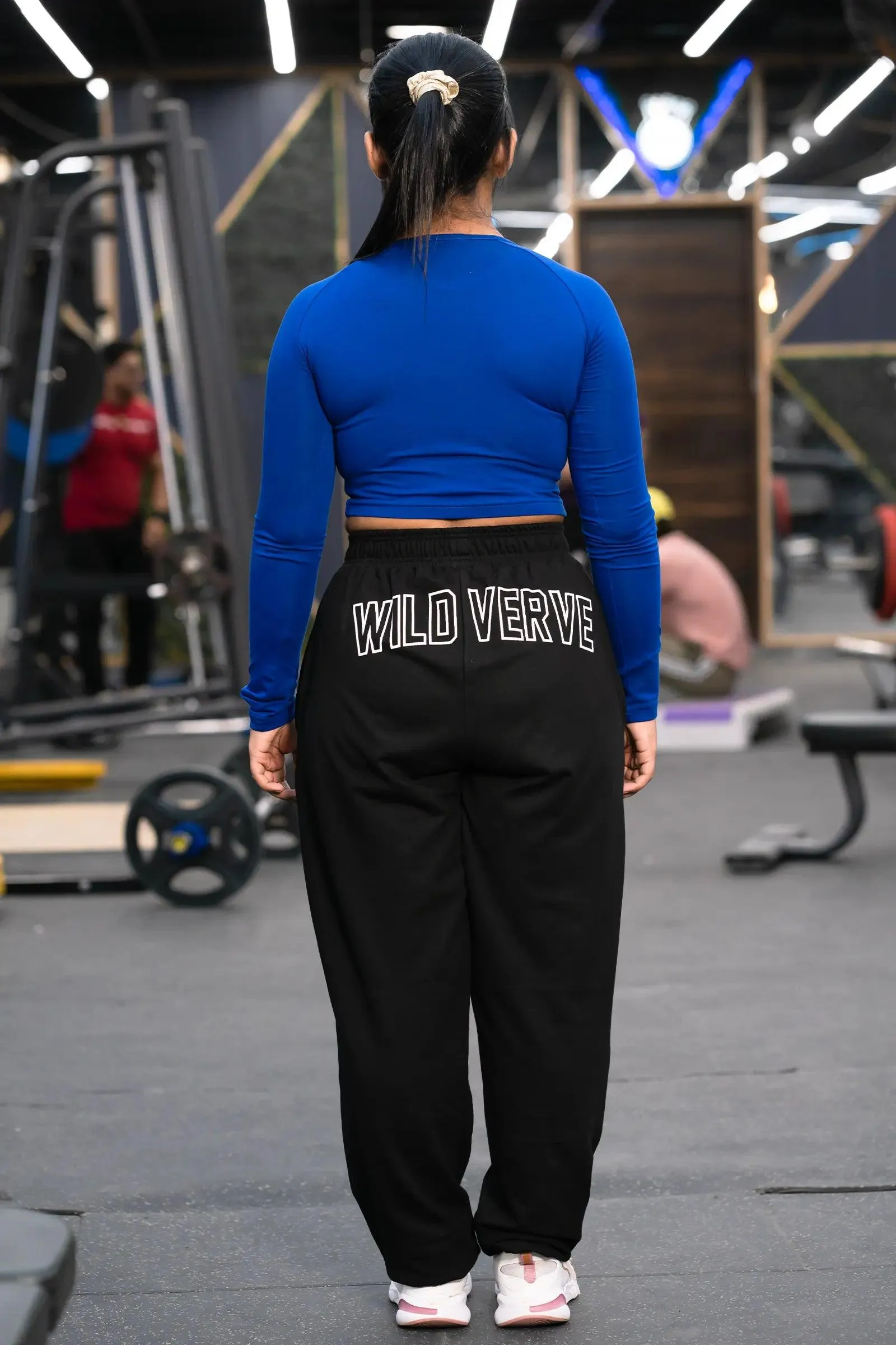 WILD VERVE LIFTING LONG SLEEVE CROP TOP (ROYAL BLUE)